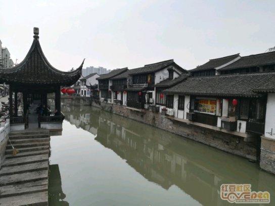 邮报:阿森纳拒放史密斯-罗给英超对手,球员待得也很开心